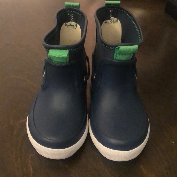 sperry seawall boots